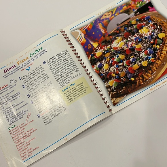 The Pampered Chef Kids In The Kitchen Cookbook - Picture 7 of 9